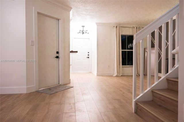 9167 Fontainebleau Blvd 6, Miami, FL 33172