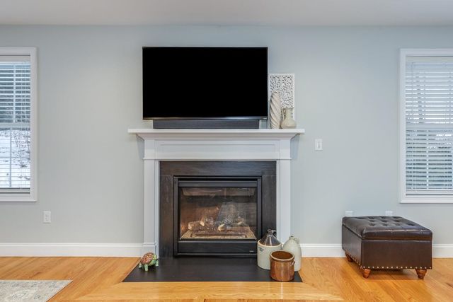 104 Olde Bridge Lane, Epping, NH 03042