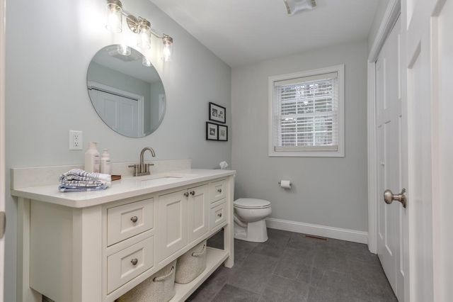 104 Olde Bridge Lane, Epping, NH 03042