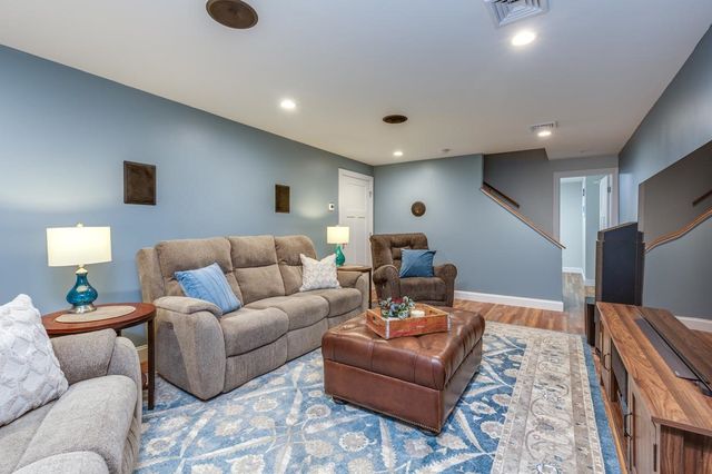 104 Olde Bridge Lane, Epping, NH 03042