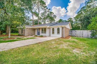 1345 Heatherwood Cir, Pensacola, FL 32506