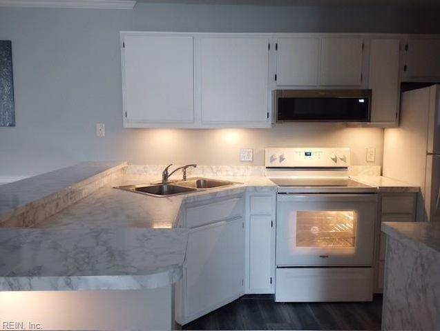 100 Windsor LN H, Williamsburg, VA 23185