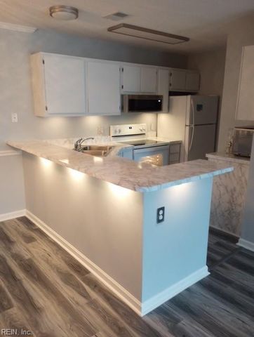 100 Windsor LN H, Williamsburg, VA 23185