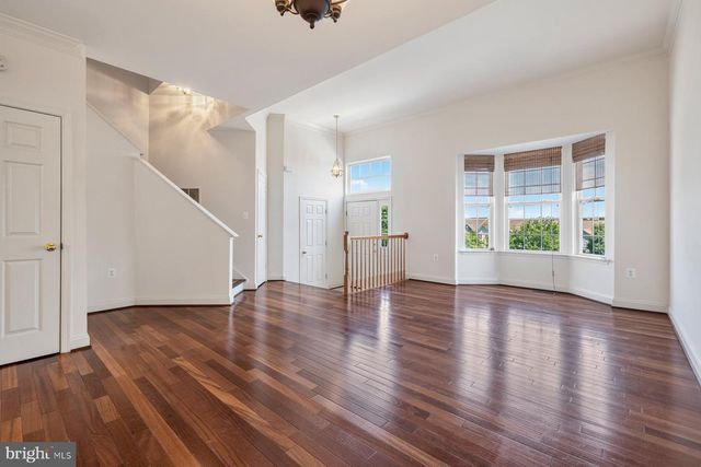 825 BLUEFIELD SQ NE, Leesburg, VA 20176