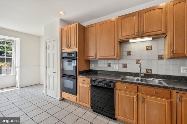 825 BLUEFIELD SQ NE, Leesburg, VA 20176