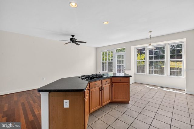 825 BLUEFIELD SQ NE, Leesburg, VA 20176