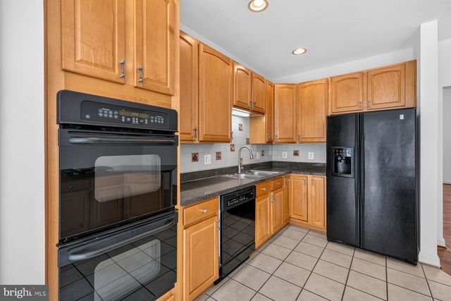 825 BLUEFIELD SQ NE, Leesburg, VA 20176