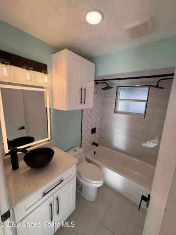 1038 Lynbrook Street NW, Palm Bay, FL 32907
