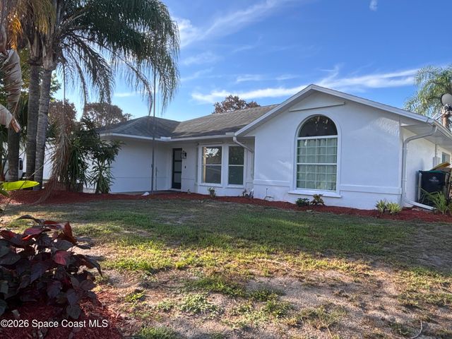 1038 Lynbrook Street NW, Palm Bay, FL 32907