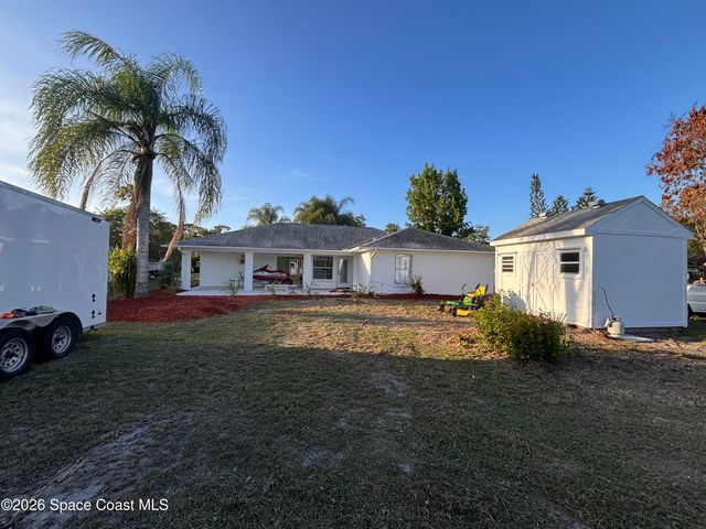 1038 Lynbrook Street NW, Palm Bay, FL 32907