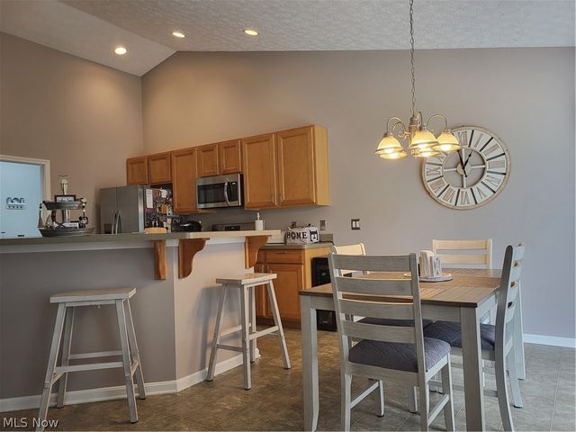 6210 Dogwood Lane, North Ridgeville, OH 44039