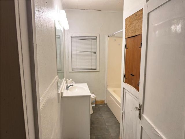 77 TEXAS Avenue, Alexandria, LA 71301