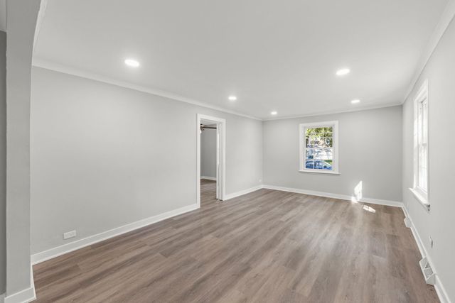 5701 W 89th Place, Oak Lawn, IL 60453