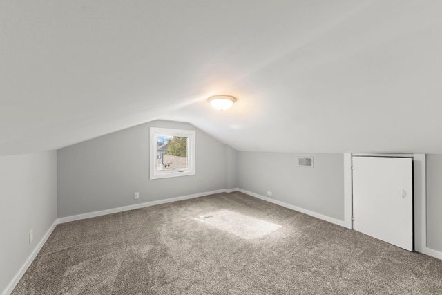 5701 W 89th Place, Oak Lawn, IL 60453