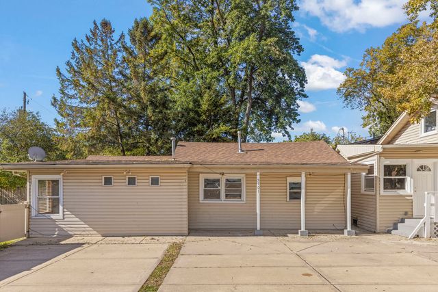 5701 W 89th Place, Oak Lawn, IL 60453