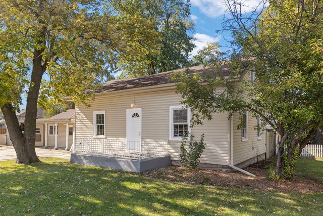 5701 W 89th Place, Oak Lawn, IL 60453