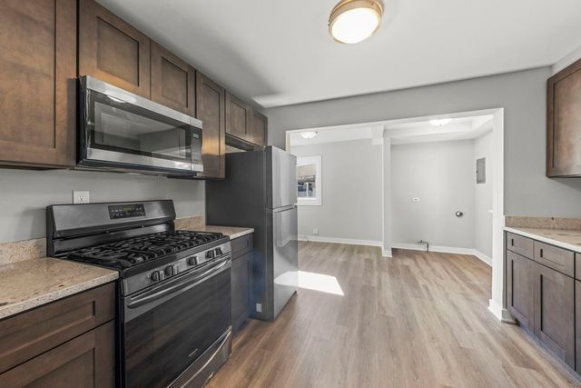 5701 W 89th Place, Oak Lawn, IL 60453