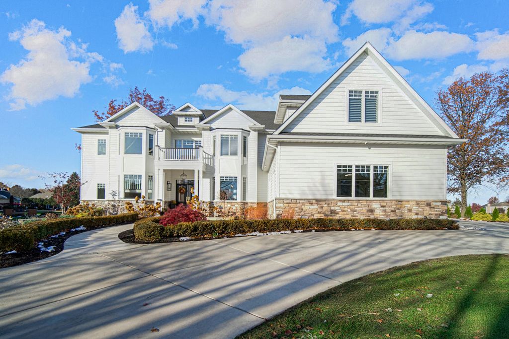 917 Perthshire Lane, Dyer, IN 46311