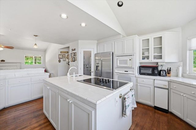 11452 Polaris Dr, Grass Valley, CA 95949