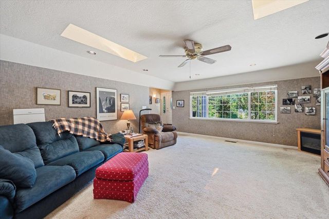 11452 Polaris Dr, Grass Valley, CA 95949