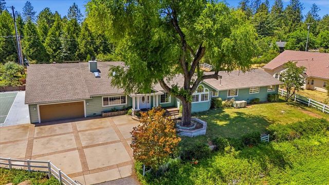 11452 Polaris Dr, Grass Valley, CA 95949