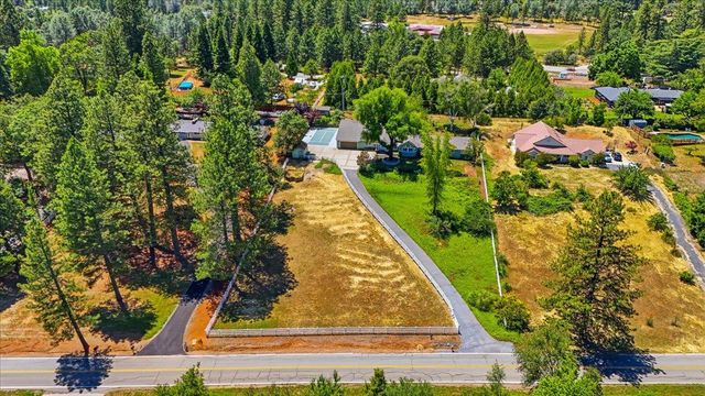 11452 Polaris Dr, Grass Valley, CA 95949