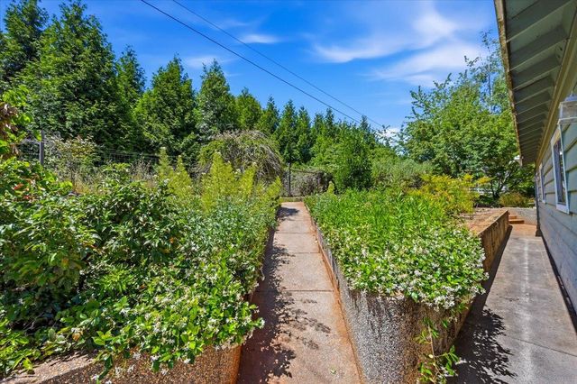 11452 Polaris Dr, Grass Valley, CA 95949