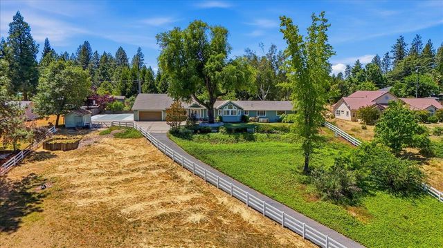 11452 Polaris Dr, Grass Valley, CA 95949