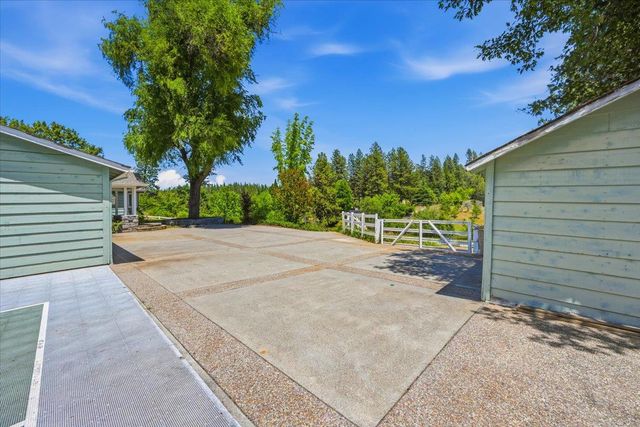 11452 Polaris Dr, Grass Valley, CA 95949