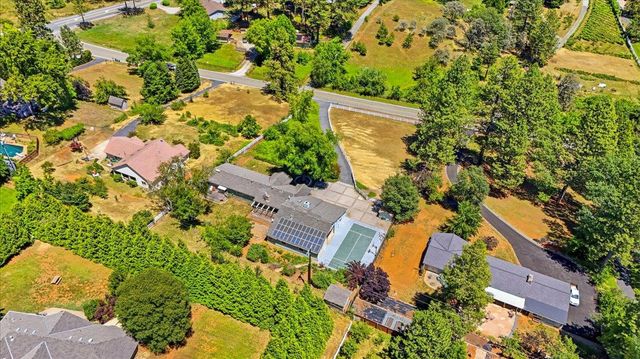 11452 Polaris Dr, Grass Valley, CA 95949