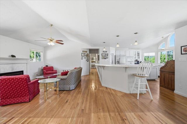 11452 Polaris Dr, Grass Valley, CA 95949