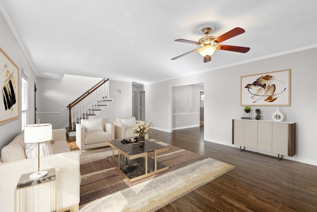 102 Pennsylvania Ave, White House, TN 37188