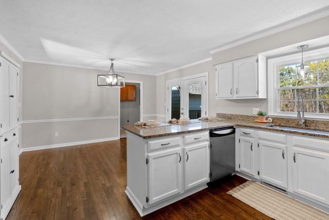 102 Pennsylvania Ave, White House, TN 37188