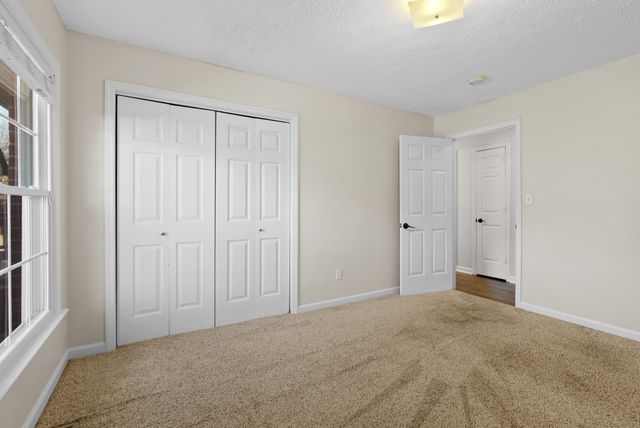 102 Pennsylvania Ave, White House, TN 37188