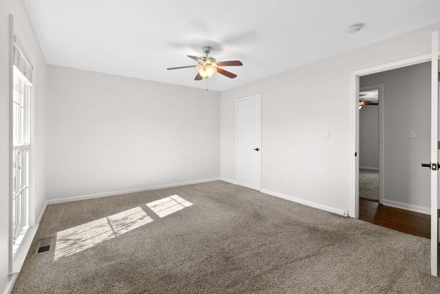 102 Pennsylvania Ave, White House, TN 37188