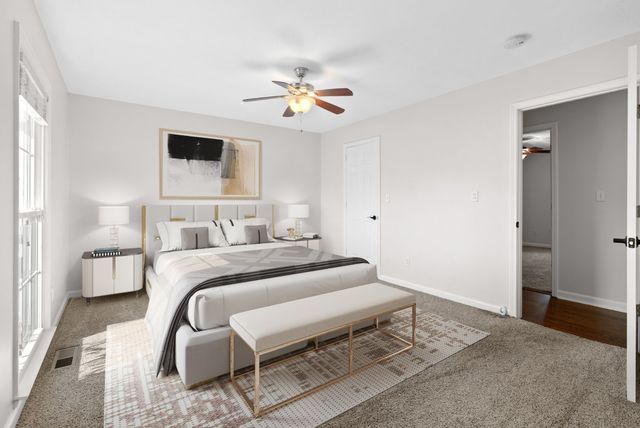 102 Pennsylvania Ave, White House, TN 37188