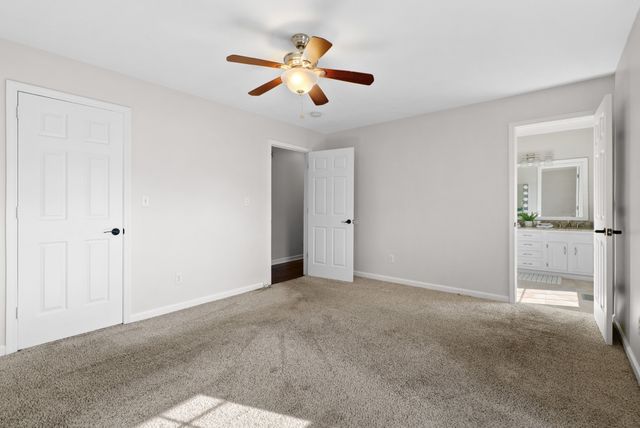 102 Pennsylvania Ave, White House, TN 37188