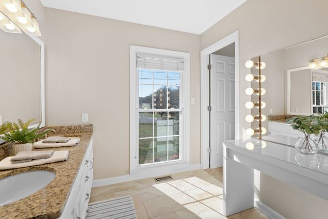 102 Pennsylvania Ave, White House, TN 37188