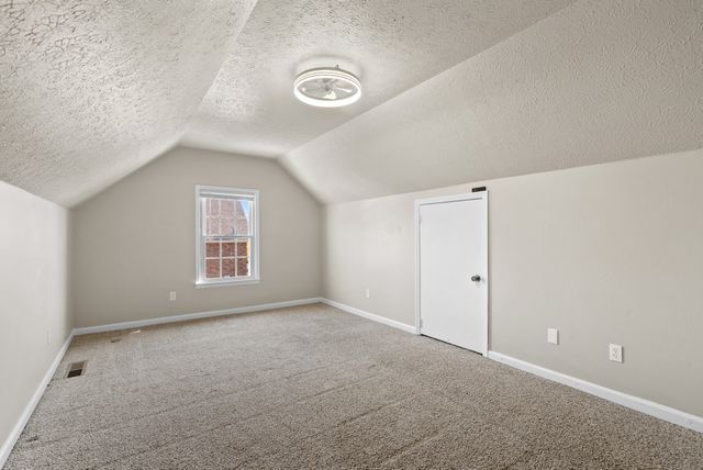 102 Pennsylvania Ave, White House, TN 37188