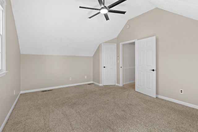 102 Pennsylvania Ave, White House, TN 37188