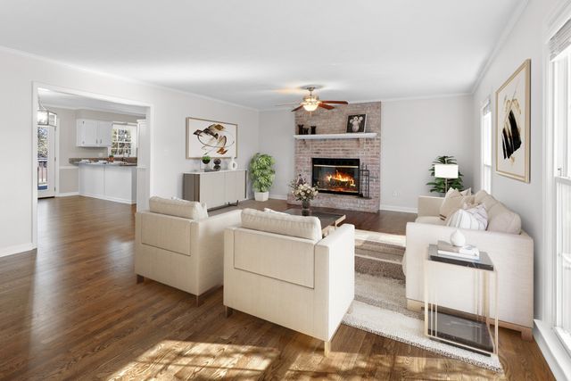 102 Pennsylvania Ave, White House, TN 37188