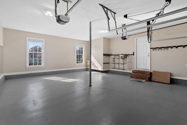 102 Pennsylvania Ave, White House, TN 37188