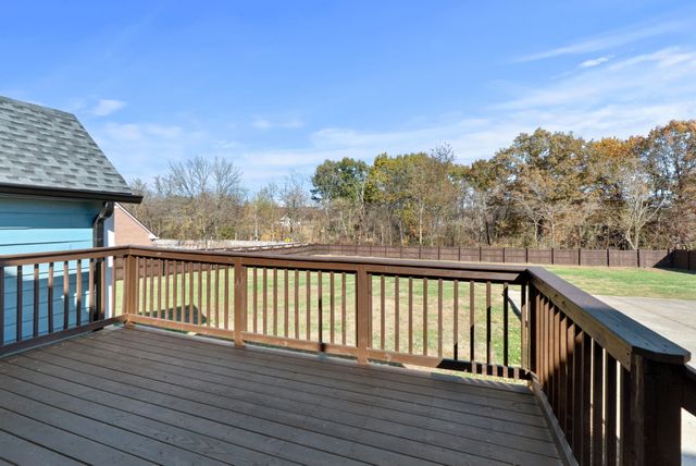 102 Pennsylvania Ave, White House, TN 37188