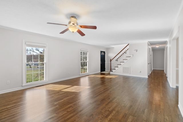 102 Pennsylvania Ave, White House, TN 37188