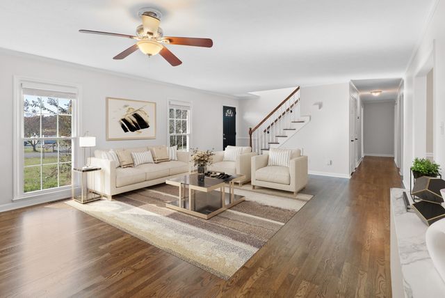 102 Pennsylvania Ave, White House, TN 37188