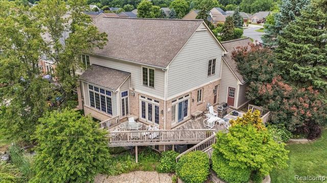 7882 Glacier Club Drive, Washington, MI 48094