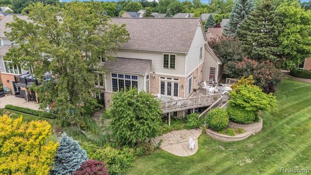 7882 Glacier Club Drive, Washington, MI 48094
