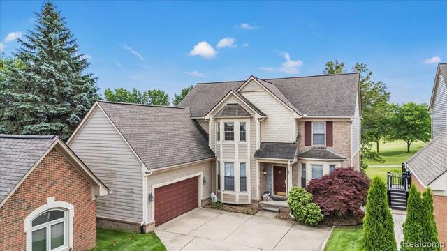 7882 Glacier Club Drive, Washington, MI 48094