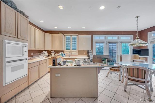 7882 Glacier Club Drive, Washington, MI 48094