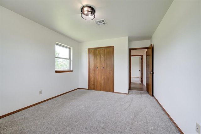 6517 S Frisco Road, Mustang, OK 73064